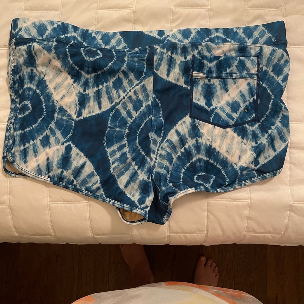 NWT Cacique swim shorts size 24